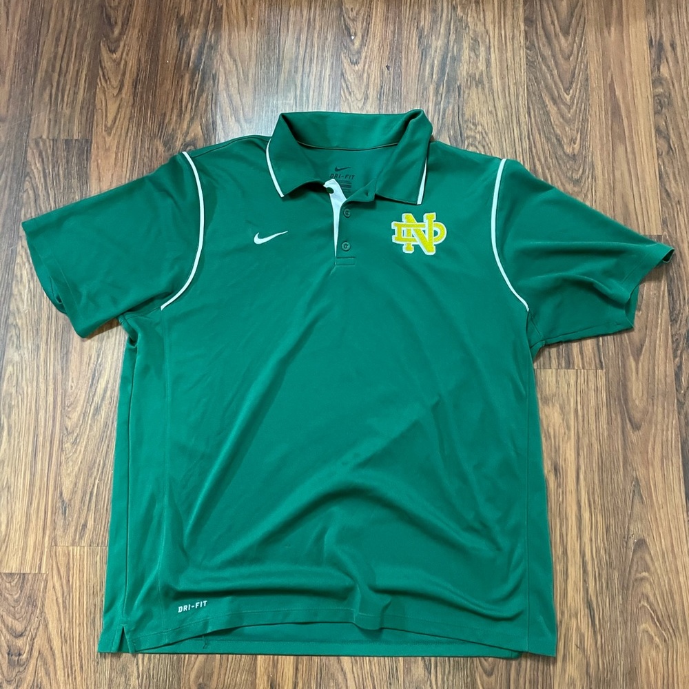 🏈 University of North Dakota Nike Polo T-Shirt 🏈